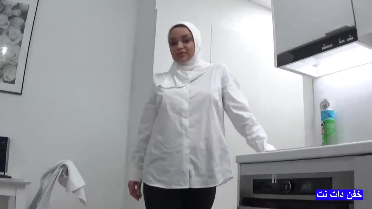 Evde yalnız kalan karıya hizmete geçen Salem Al-Anteel'in acımasız sikiş deneyimi - HD Sikiş İzle